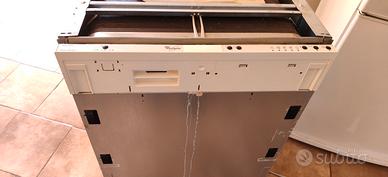 lavastoviglie whirlpool 