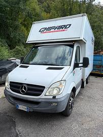 Mercedes sprinter cabinato con sponda ribaltabile