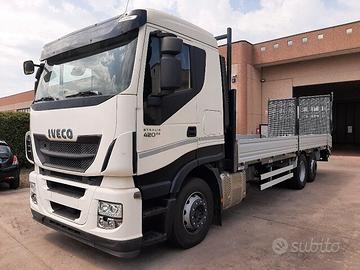 IVECO AS 260S42 Y/FS 6x2 Euro 6 pianale con rampe