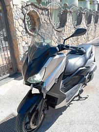XMAX 125 tech max