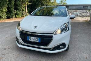 PEUGEOT 208 neopatentati