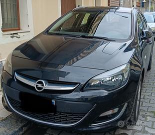 Opel Astra sport tourer 