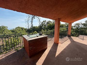 Villa singola con 5000 mq di terreno
