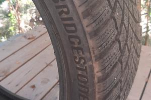 Bridgeston Blizzak  225/40/r18