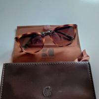 Occhiali da sole con custodia marchio Hugo Boss