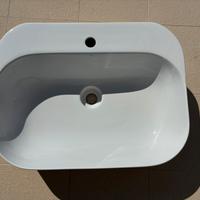 Due nuovi lavabo in ceramica