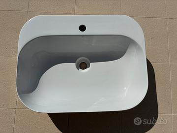 Due nuovi lavabo in ceramica