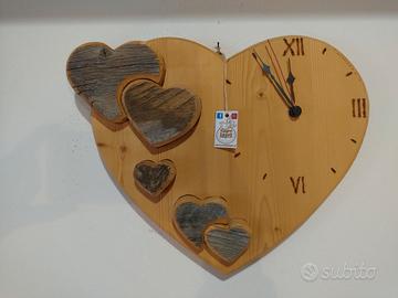Orologio in legno da parete