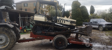 Trattore ruspa cingolato con pala Lamborghini