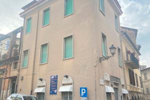 Intera palazzina-Sezze C.Storico,Piazza Margherita