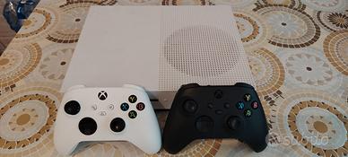 Xbox One s più 2 controller con batteria 4 giochi