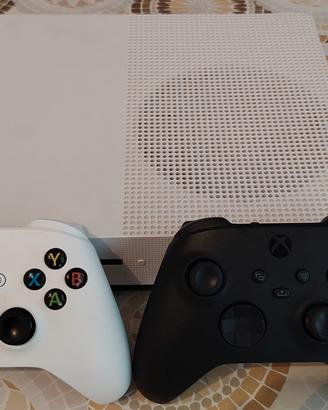 Xbox One s più 2 controller con batteria 4 giochi