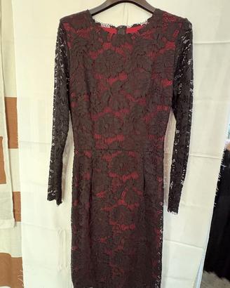 Abito Elegante in Pizzo Nero e Bordeaux