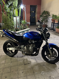 Moto honda hornet