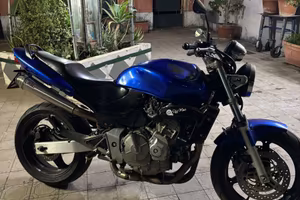 Moto honda hornet