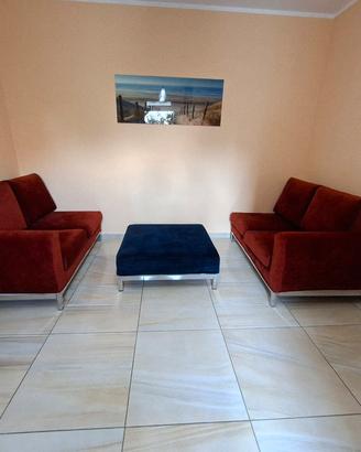 Divano componibile con pouf
