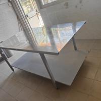 tavolo in acciaio  per  ristoranti o pizzerie