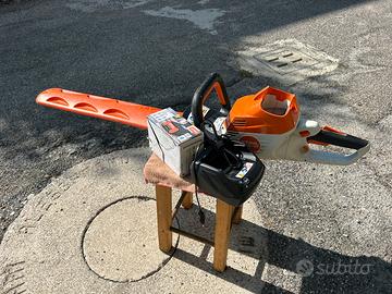 Tagliasiepi a batteria Stihl