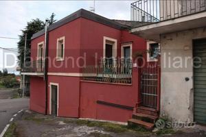Casa singola di 100mq con garage a Santa Venerina