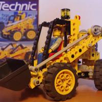 LEGO 8235 Technic Front Loader - Vintage