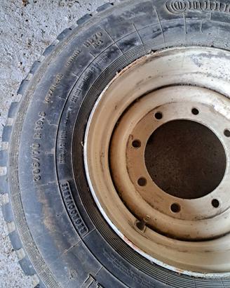 gomma con cerchio rimorchio agricolo 305/70 R19.5