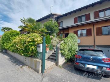 VILLA A SCHIERA A CUMIANA