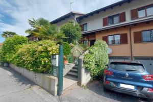 VILLA A SCHIERA A CUMIANA