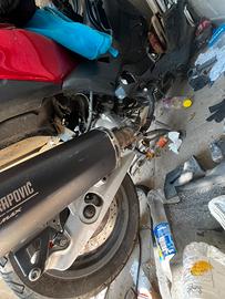 scarico akrapovic completo