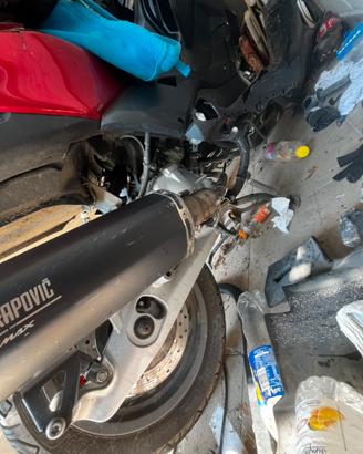 scarico akrapovic completo