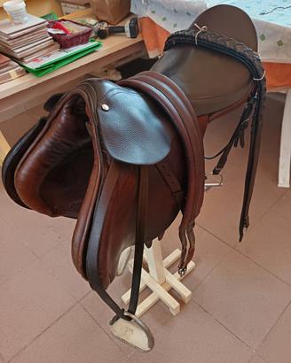Sella in pelle equitazione salto ostacoli vintage 