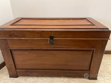Cassapanca in legno noce