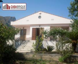 Villa con 8000mq di giardino a Termini Imerese