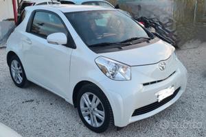 TOYOTA iQ 1.0
