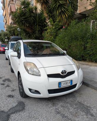 Toyota Yaris 1.0 Benzina – Idonea Neopatentati!