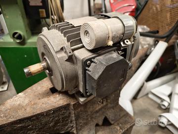 Motore elettrico monofase 0,37 kW