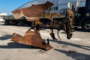 Aratro monovomere Moro con giravolta idraulica