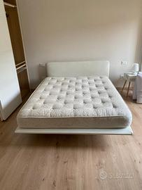 Letto matrimoniale moderno in ecopelle