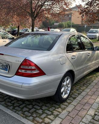 MERCEDES C220