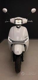 Scooter tipo vespa