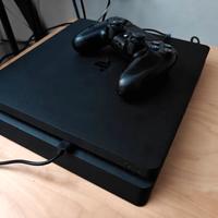 Play Station 4