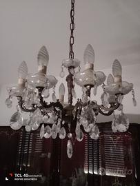Lampadario con gocce di vetro