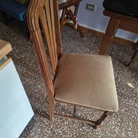 Tavolo in legno completo di 6 sedie