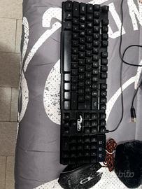 Mouse e tastiera da gaming
