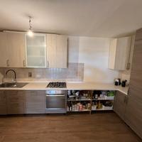 Cucina con elettrodomestici Hotpoint