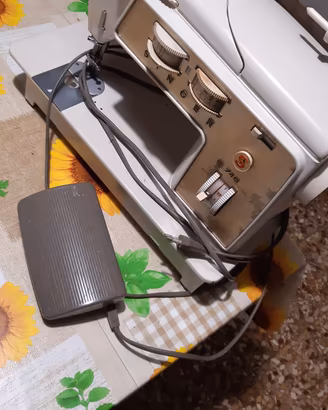 Macchina cucire elettric Singer 740 a pedale
