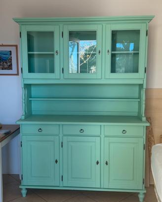 Credenza con vetrinetta restaurata