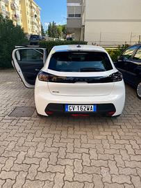 Auto Peugeot 208