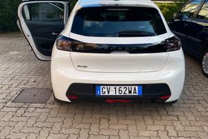 Auto Peugeot 208