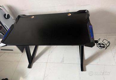 Scrivania Gaming 120cm LED RGB - Come Nuova -