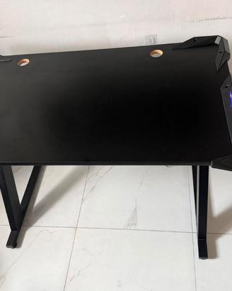 Scrivania Gaming 120cm LED RGB - Come Nuova -